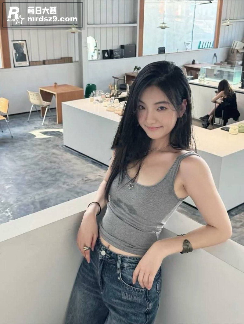 推特SM高颜值反差女相关图片4
