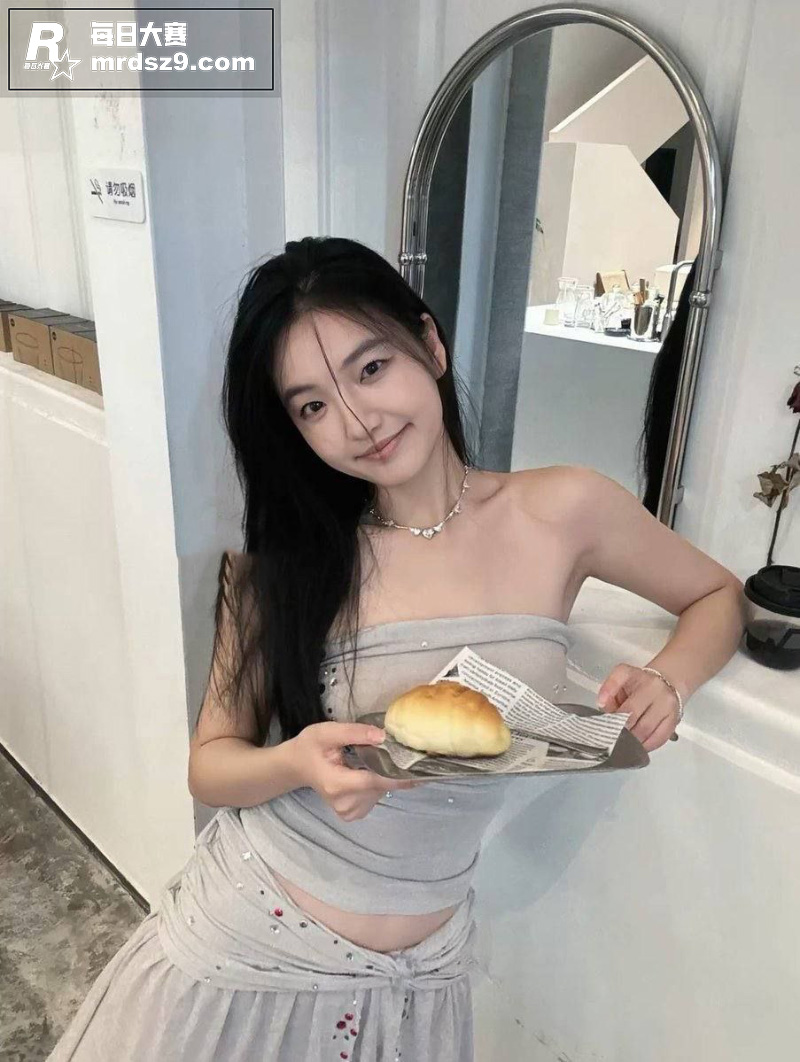 推特SM高颜值反差女相关图片5