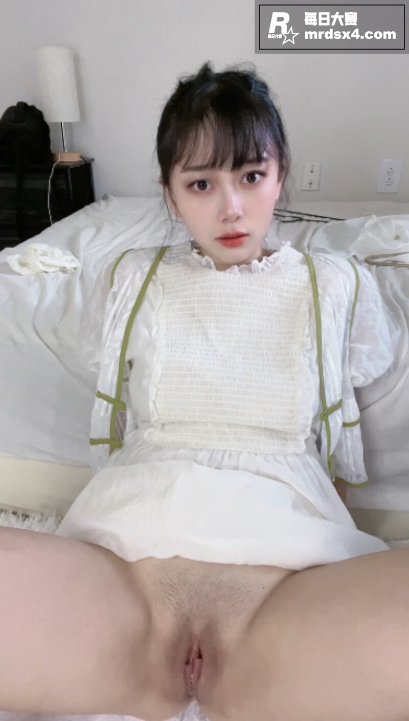 推特高颜值大眼萌妹 相关图片2