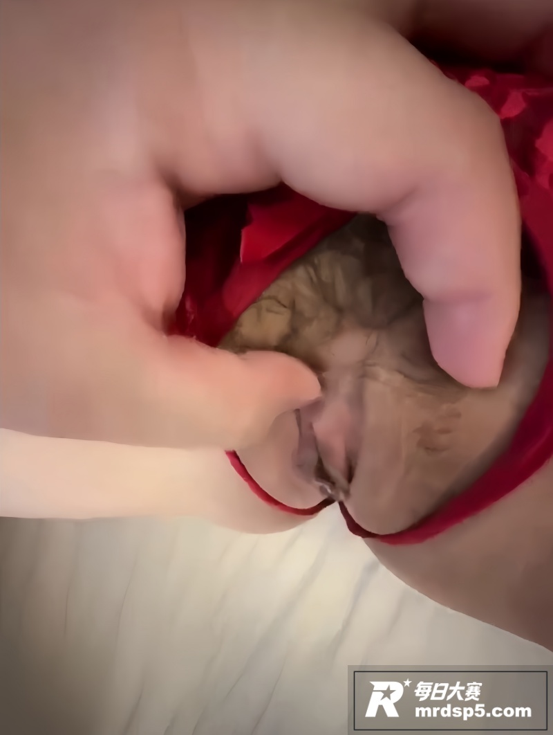 海角社区 翘臀巨乳小相关图片1