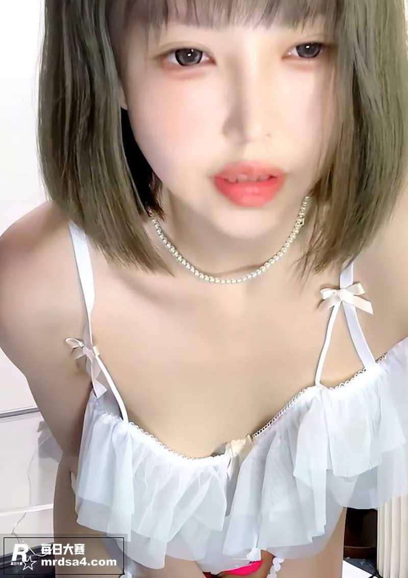 高颜值短发美少女 小相关图片1