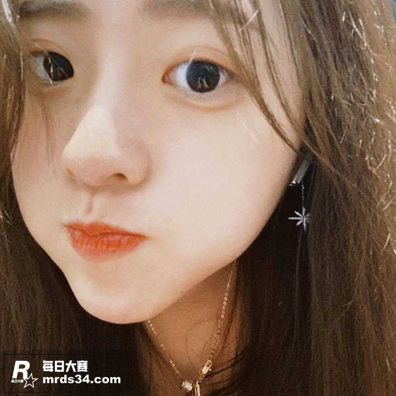 00后高颜值清纯大学相关图片6