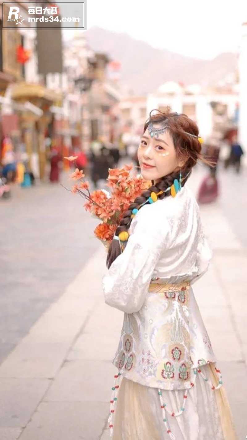 00后高颜值清纯大学相关图片8