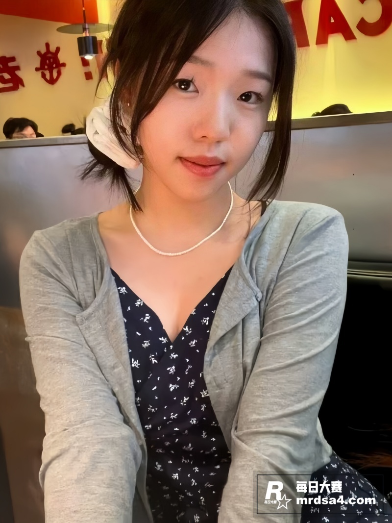 高颜值小姐姐露脸私拍相关图片6
