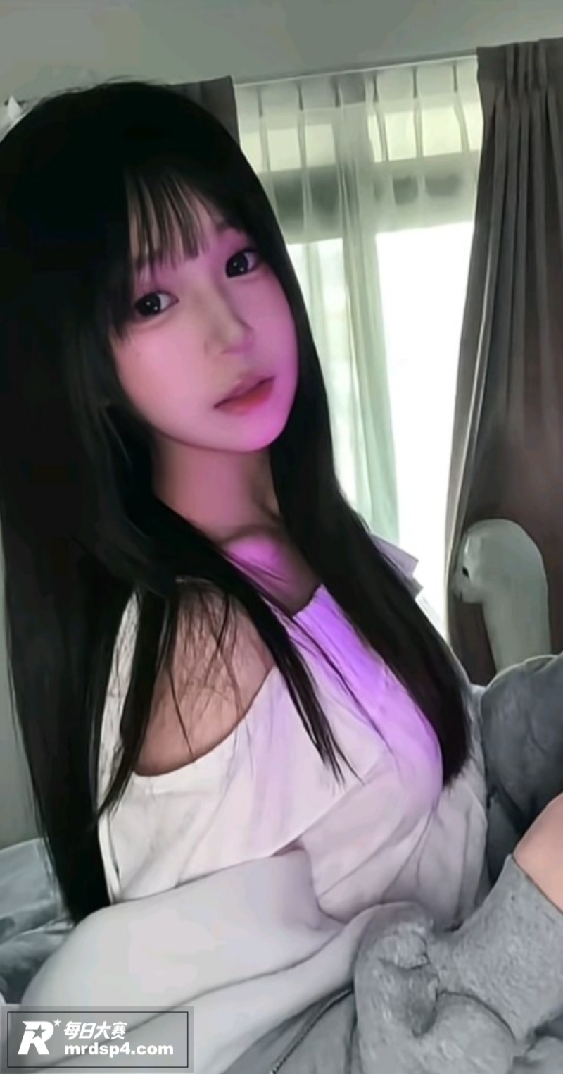高颜值差女大学生 露相关图片6