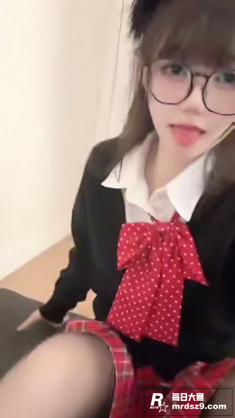 快手极品美少女 芙蓉相关图片5