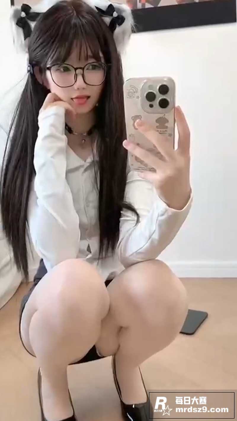 快手极品美少女 芙蓉相关图片10