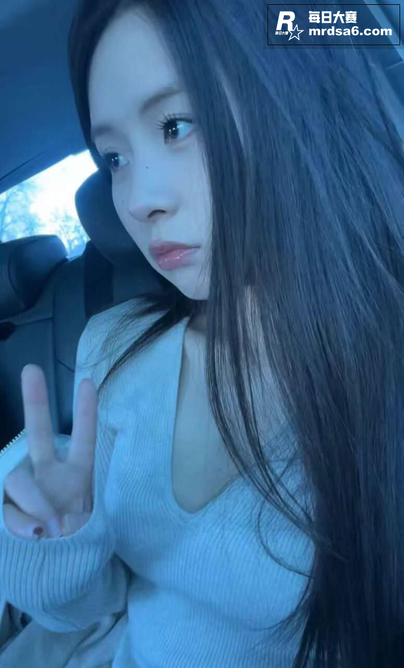 湖北荆州极品反差母狗相关图片1