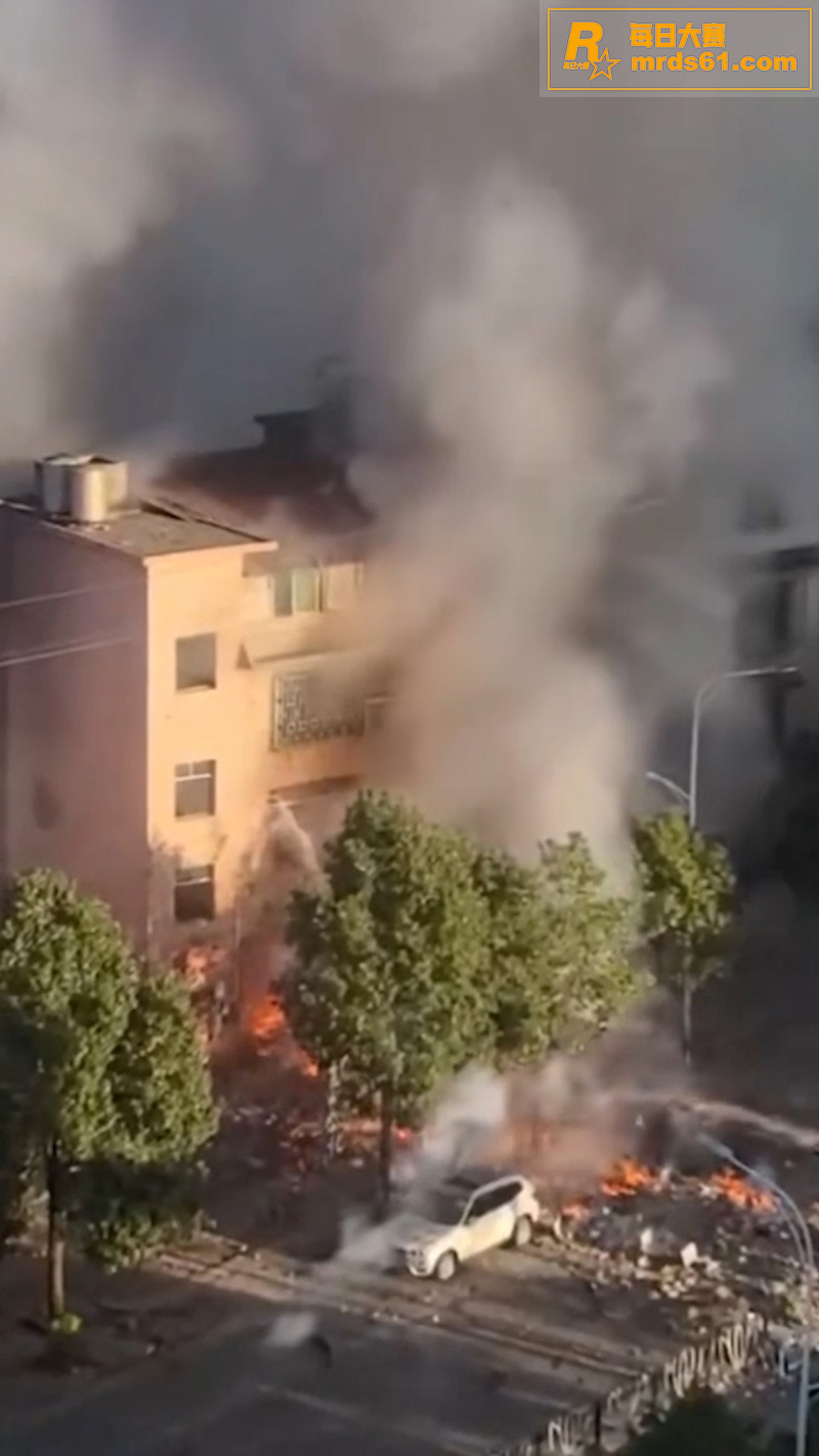 郴州烟花店爆炸现场视相关图片4
