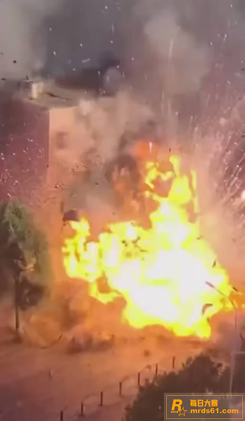 郴州烟花店爆炸现场视相关图片6