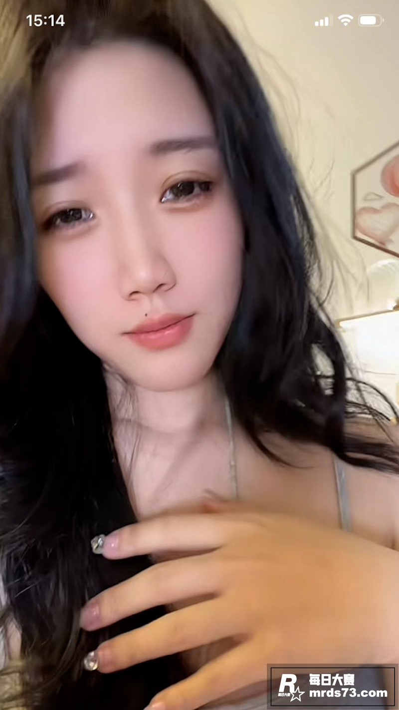 抖音巨乳网红 开心于相关图片4