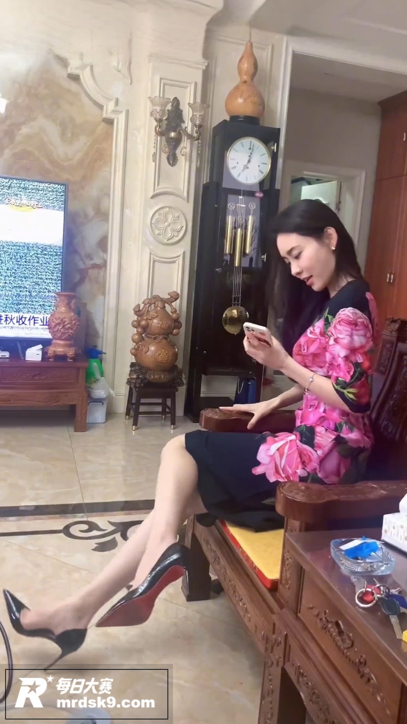 骚妈快乐屋PMV混剪相关图片1