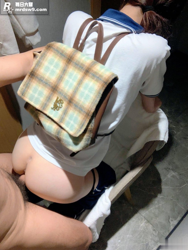极品双马尾萝莉学生妹相关图片10