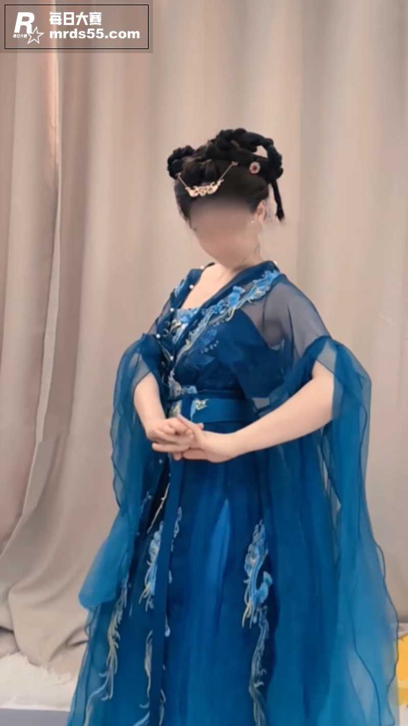 舞蹈系清纯双马尾少女相关图片1