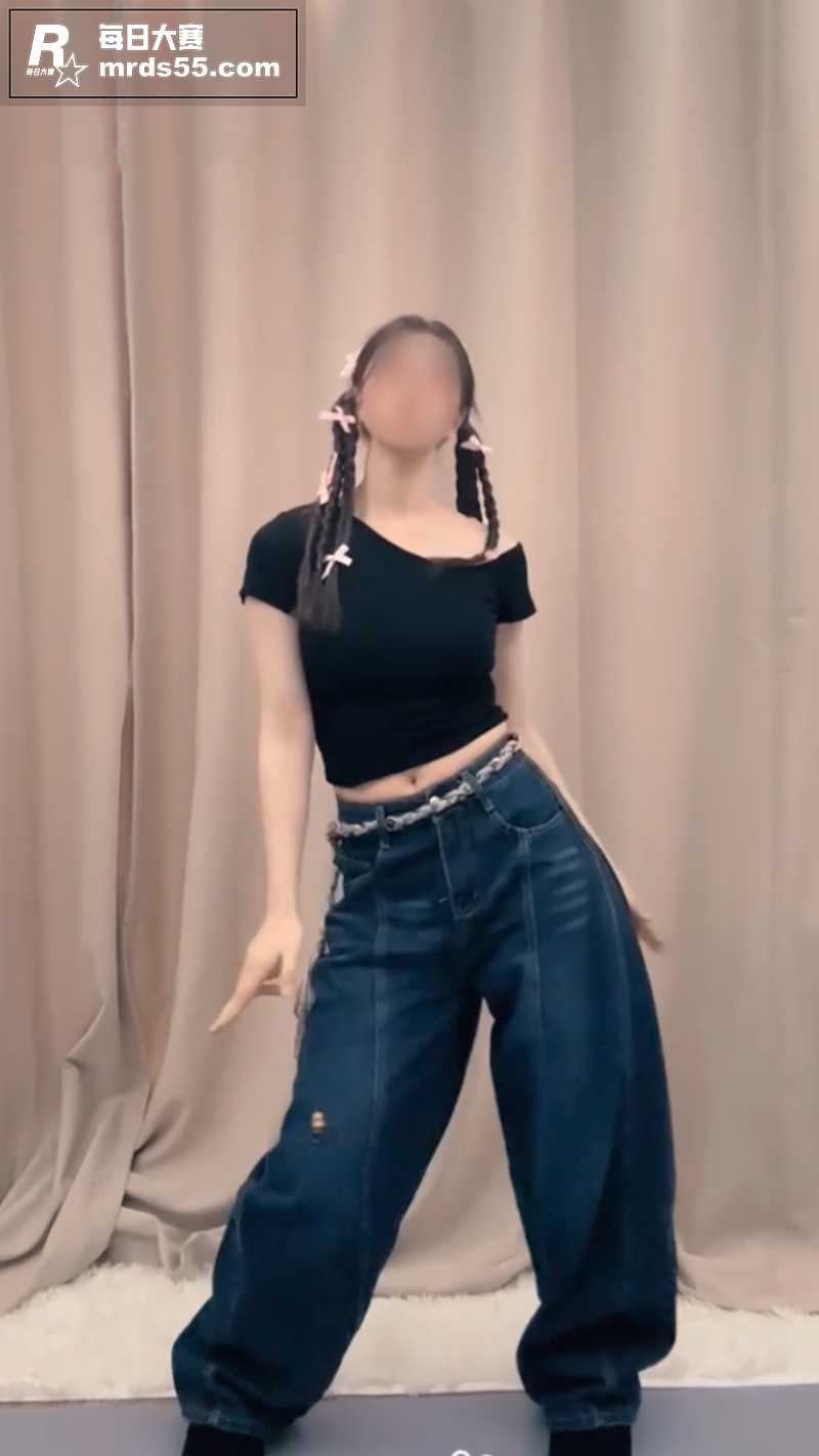 舞蹈系清纯双马尾少女相关图片7