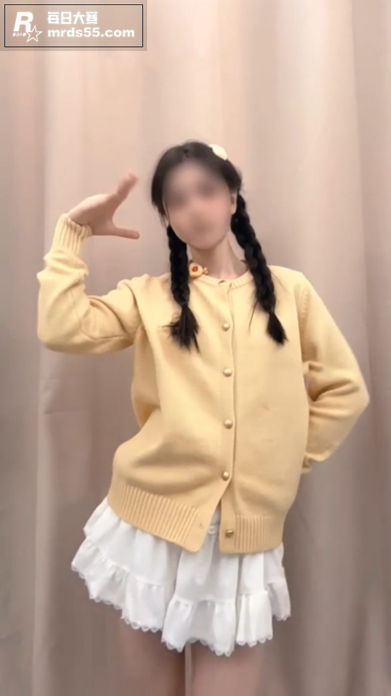 舞蹈系清纯双马尾少女相关图片9