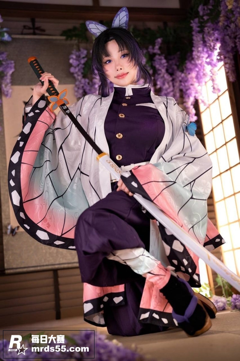 巨乳尤物Coser 相关图片2