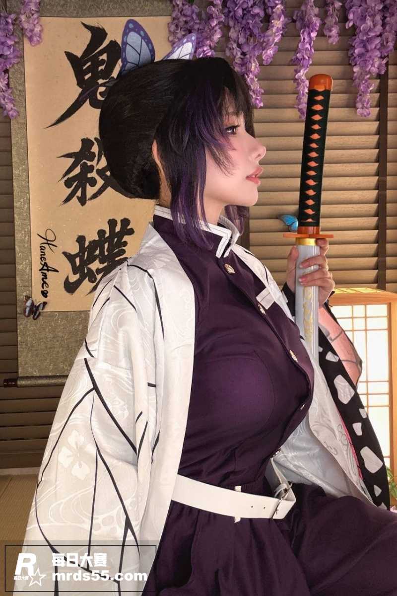 巨乳尤物Coser 相关图片9