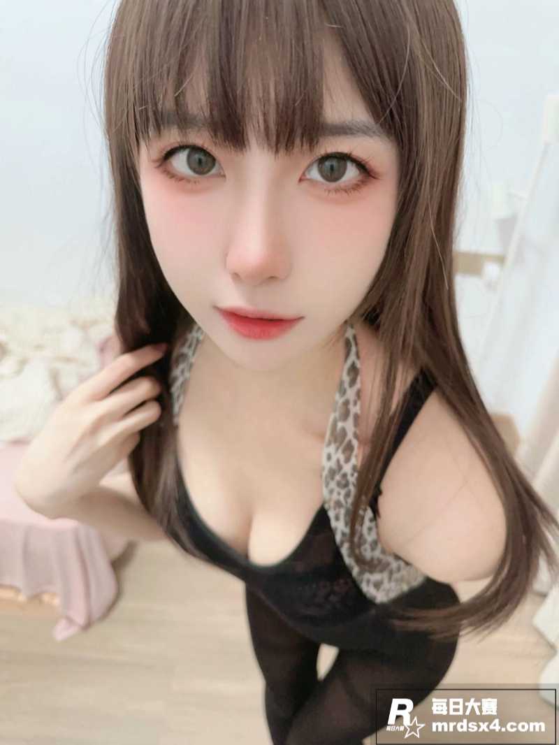 高颜值福利姬 布丁大相关图片1