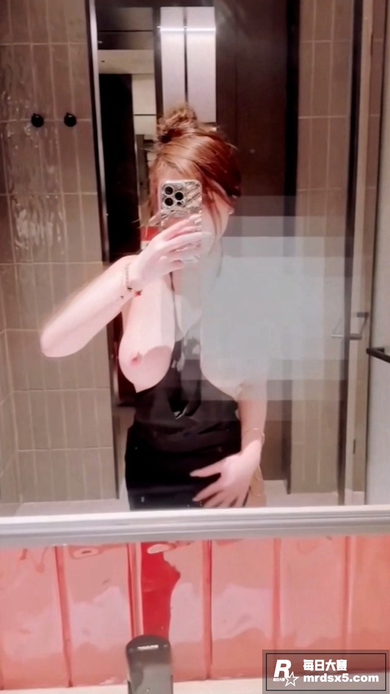 秀人网巨乳模特 甜妮相关图片3