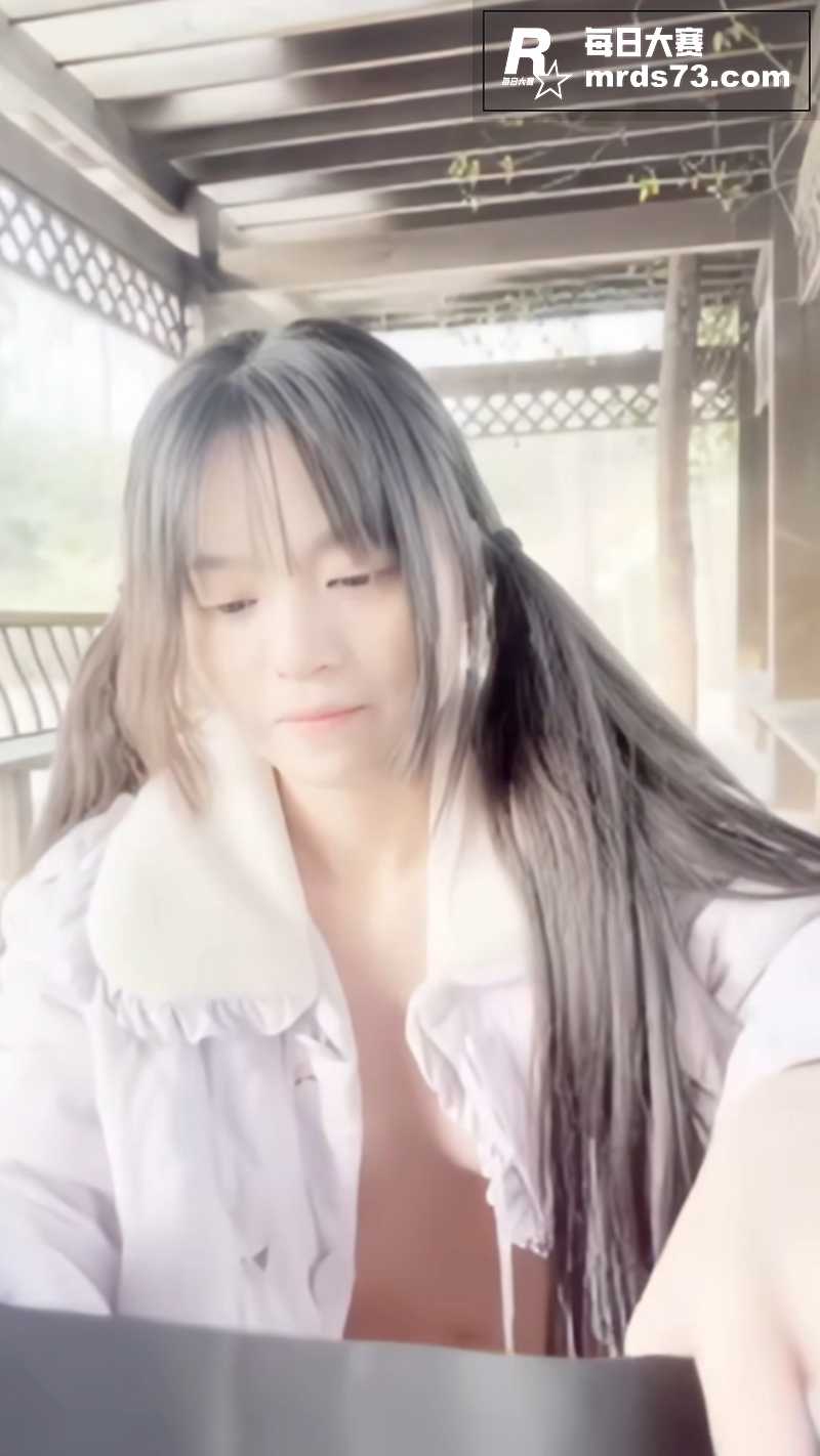 超清纯双马尾邻家少女相关图片2