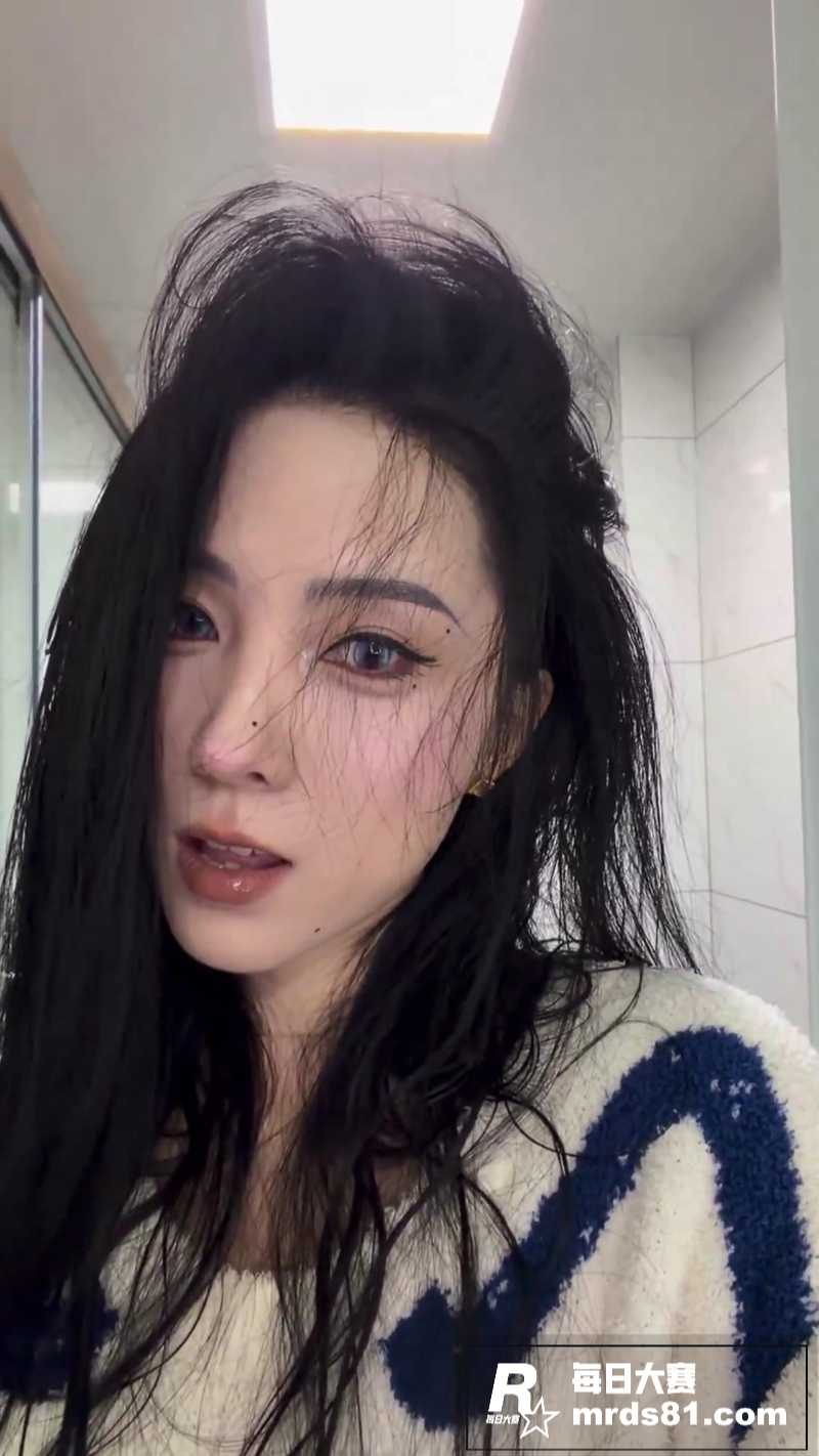 抖音高颜值网红 刑具相关图片5