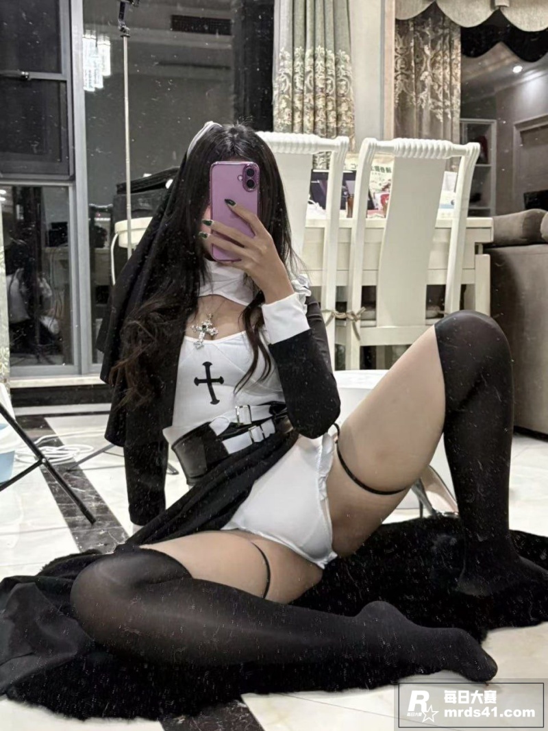 抖音百万粉丝巨乳网红相关图片19