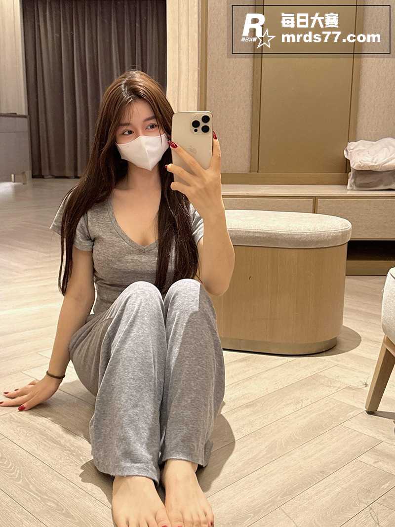 台湾顶级反差少女 小相关图片2