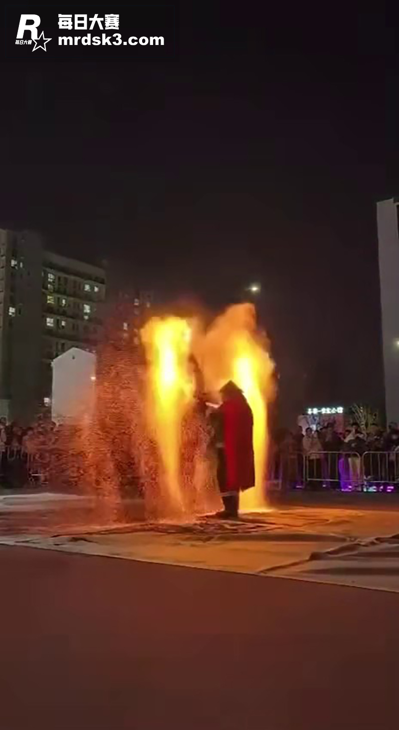 非遗火壶表演突发失误相关图片1