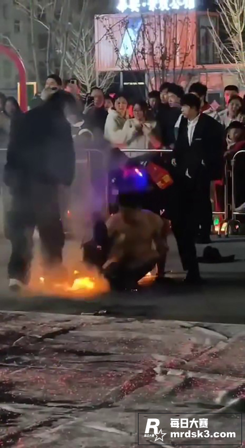 非遗火壶表演突发失误相关图片6