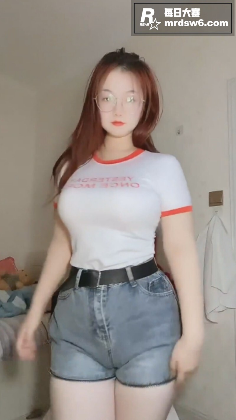 快手36万粉丝巨乳网相关图片4
