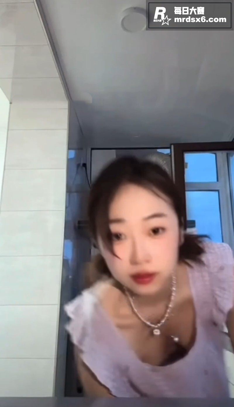 抖音主播闪现漏点大合相关图片10
