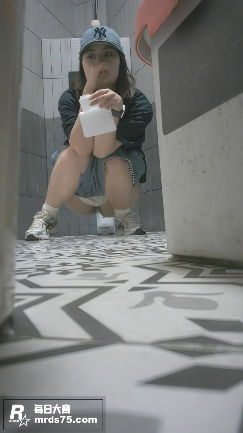 偷拍精选 写字楼女厕相关图片3