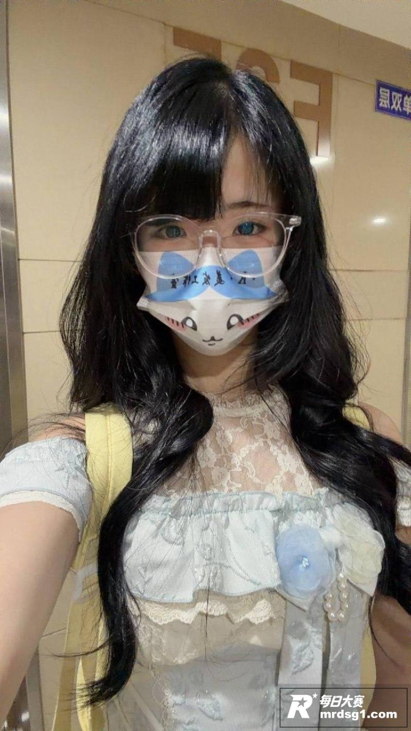 郑州在校大一女COS相关图片1