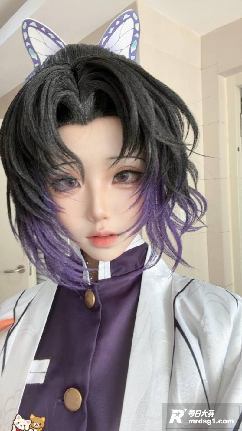 郑州在校大一女COS相关图片2