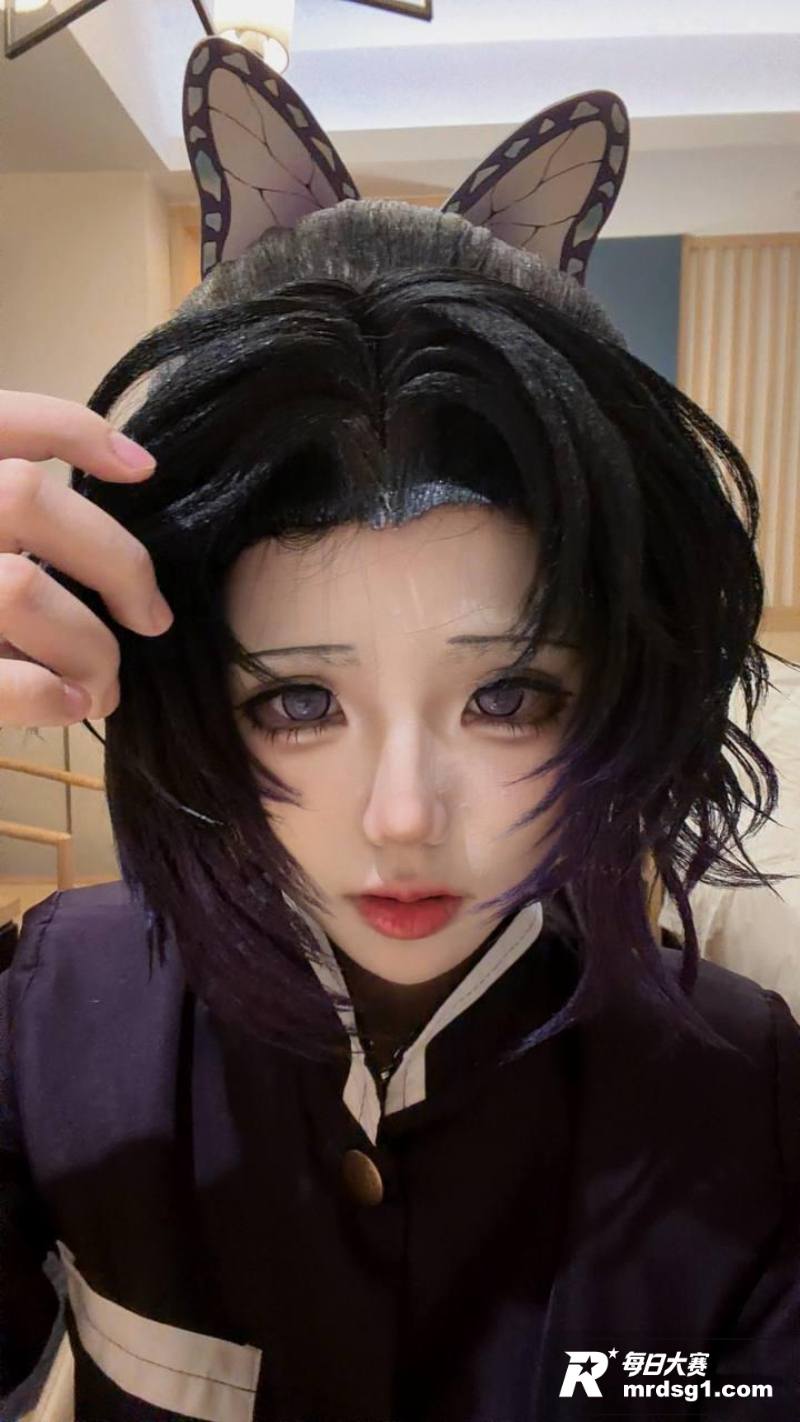 郑州在校大一女COS相关图片4