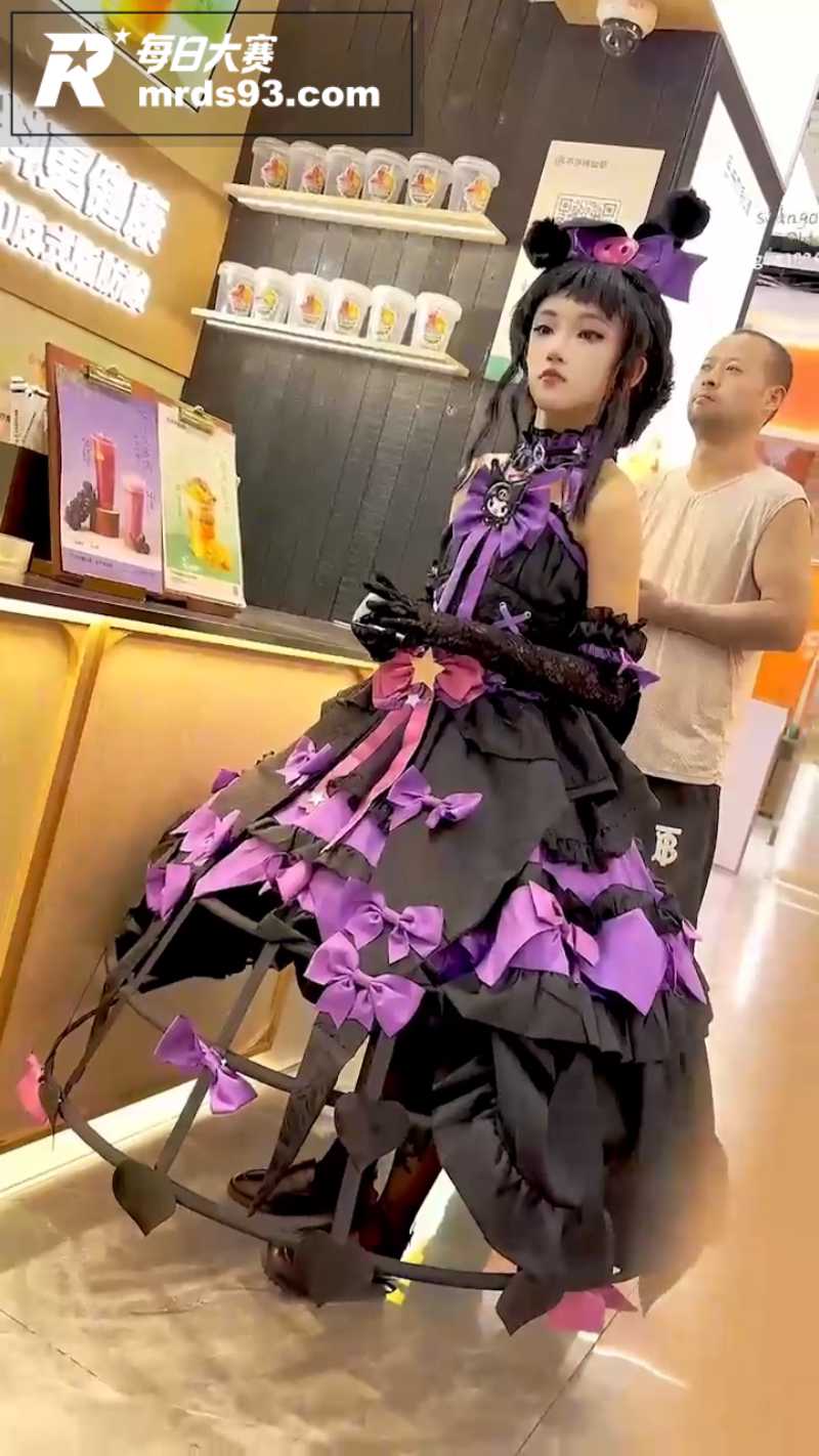 偷拍大神KFC漫展抄相关图片1