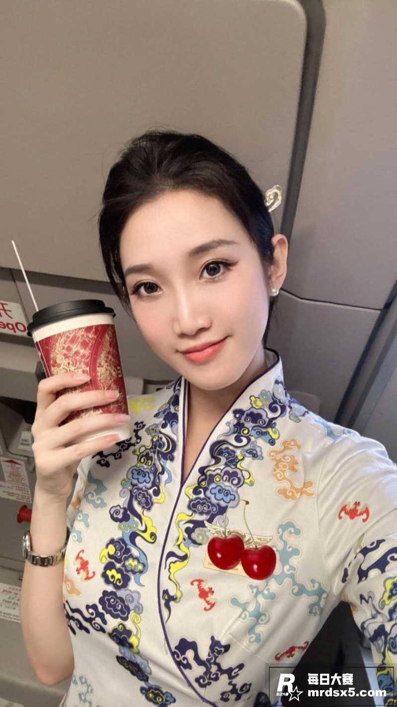 海航性感空姐 海航阮相关图片1
