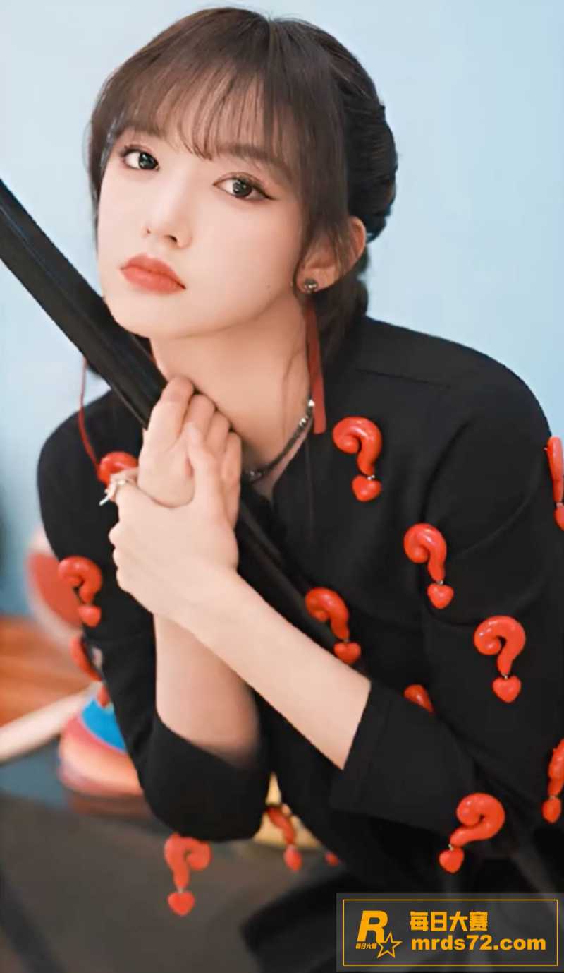 AI脱衣程潇 丰满肉相关图片4