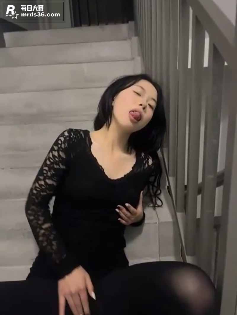 绝顶露脸骚母狗 LY相关图片8
