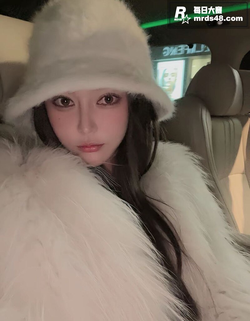 抖音高颜值网红 萨琪相关图片3