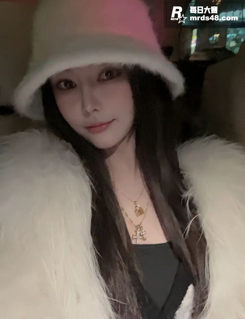 抖音高颜值网红 萨琪相关图片4