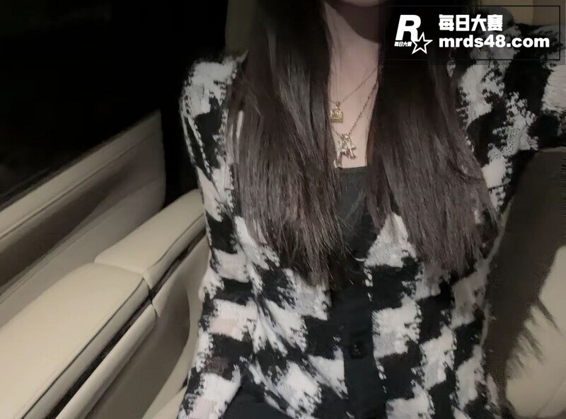 抖音高颜值网红 萨琪相关图片8