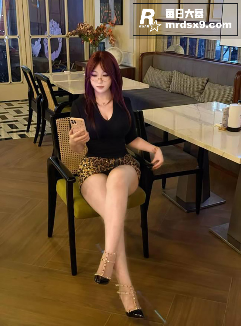 河南许昌八中女教师 相关图片8