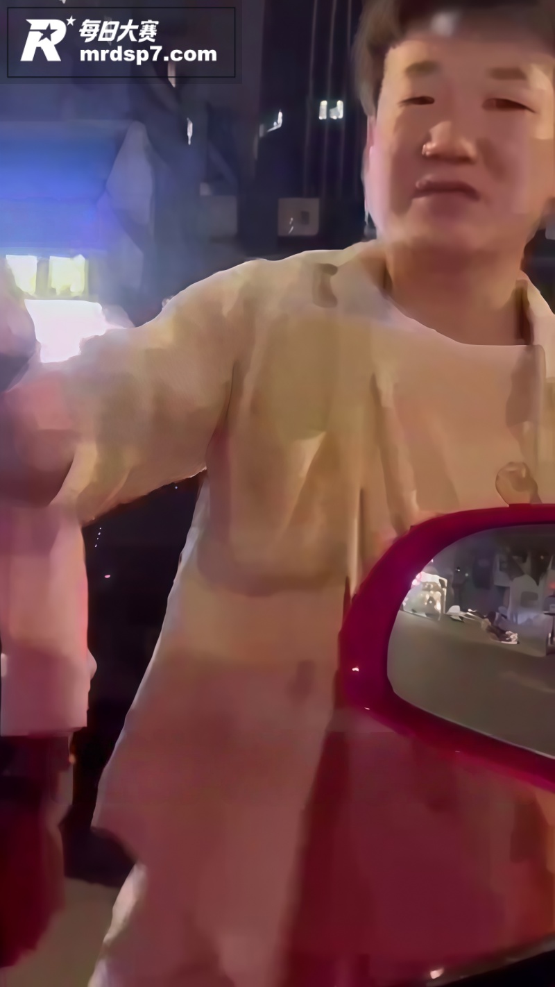 福建福州男子停车挡路相关图片2