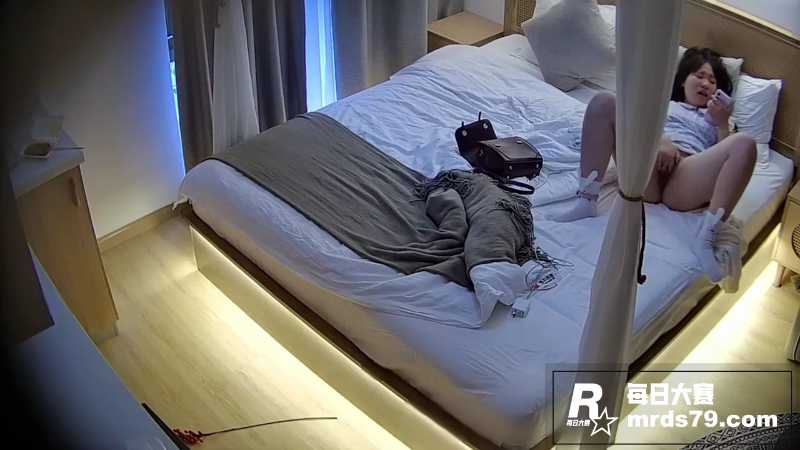 酒店监控偷拍 极品骚相关图片8