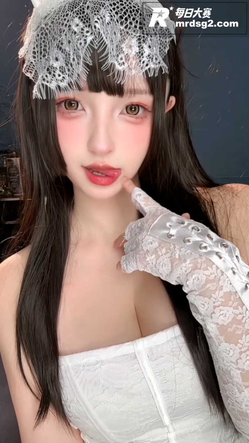 推特高颜值福利姬 神相关图片8