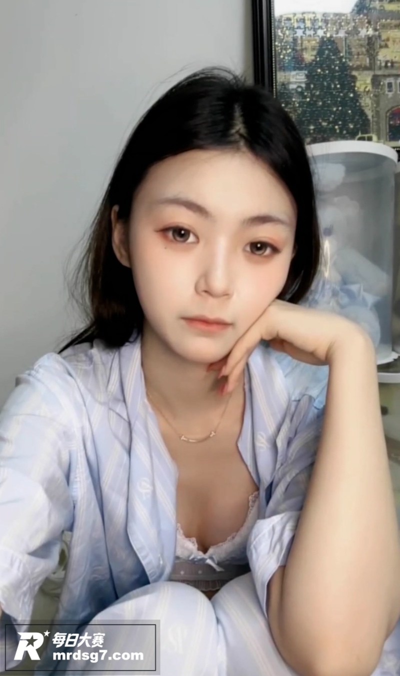 清纯女大学生 焦蛋挞相关图片1