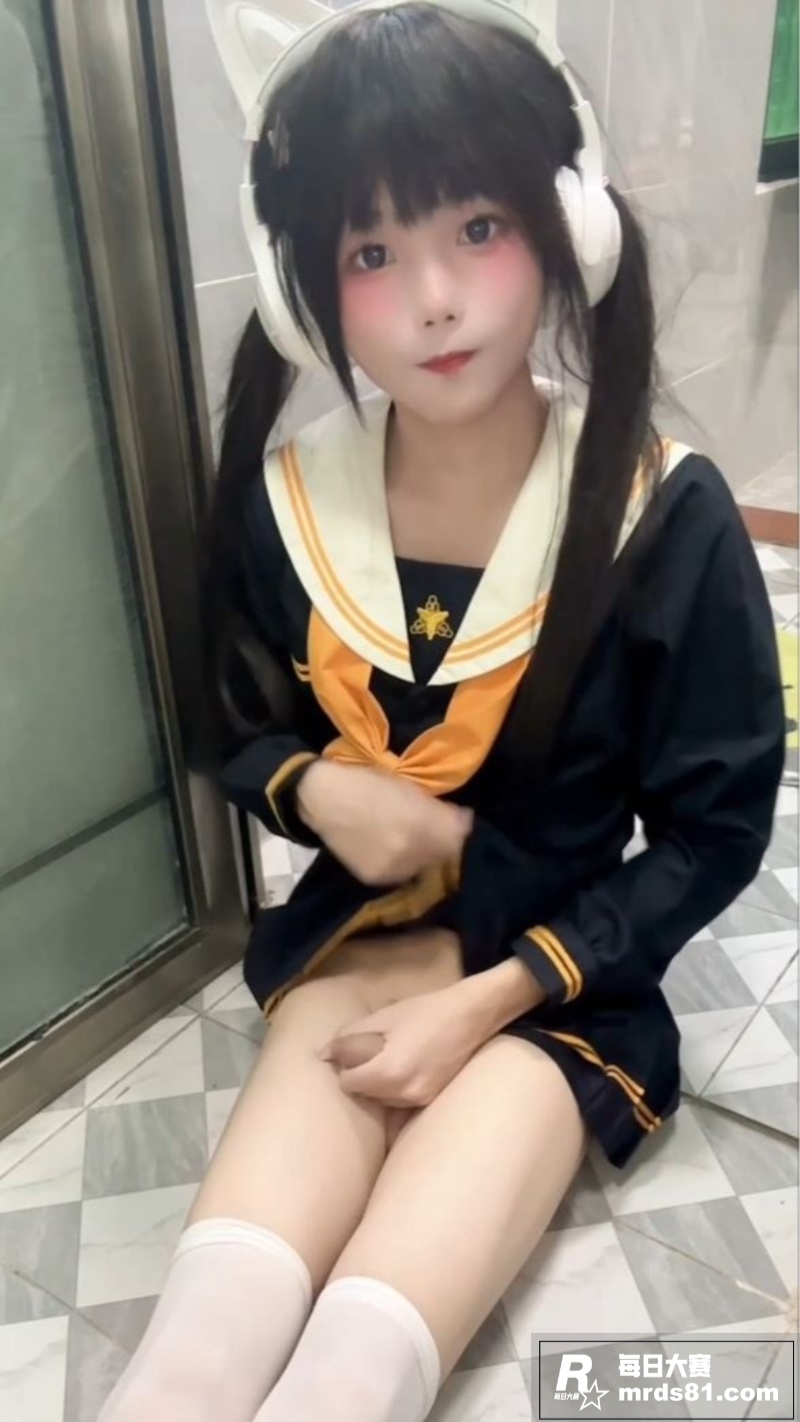 极品高颜值萝莉男娘 相关图片3