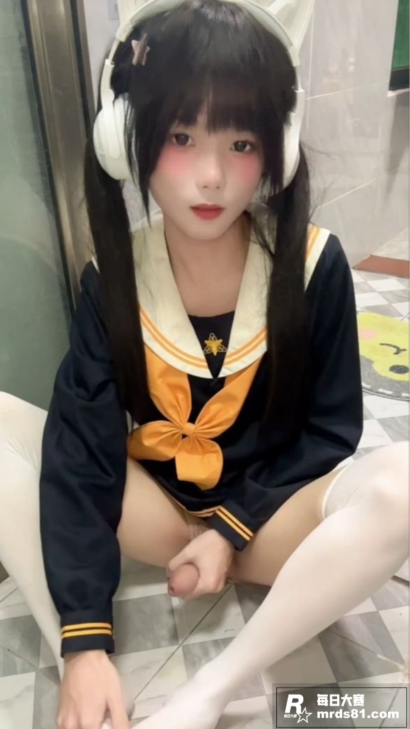 极品高颜值萝莉男娘 相关图片4